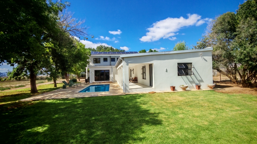 6 Bedroom Property for Sale in Middelburg Eastern Cape